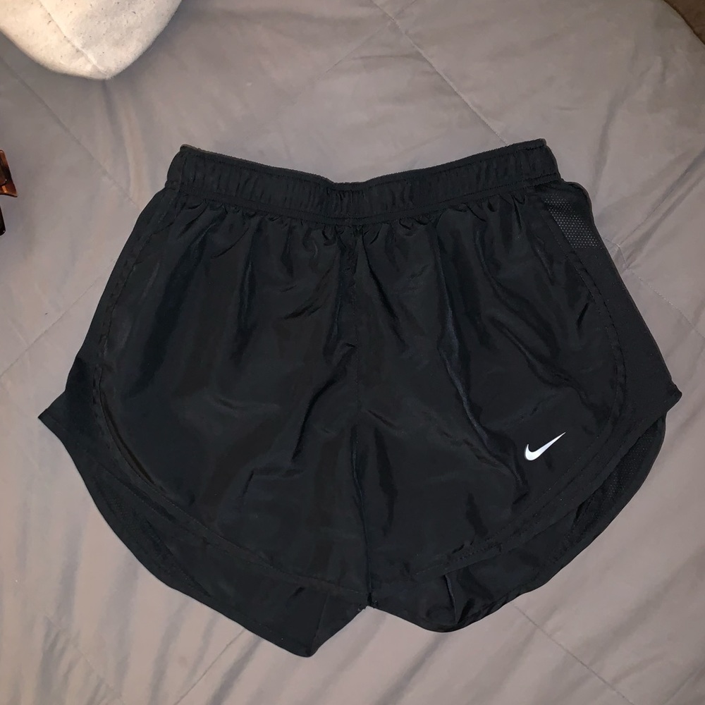 nike women’s tempo running shoes